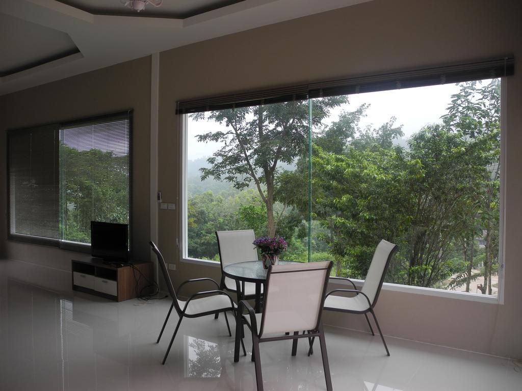 Hotel Wind Hills Nakhonratchasima Pokoj fotografie