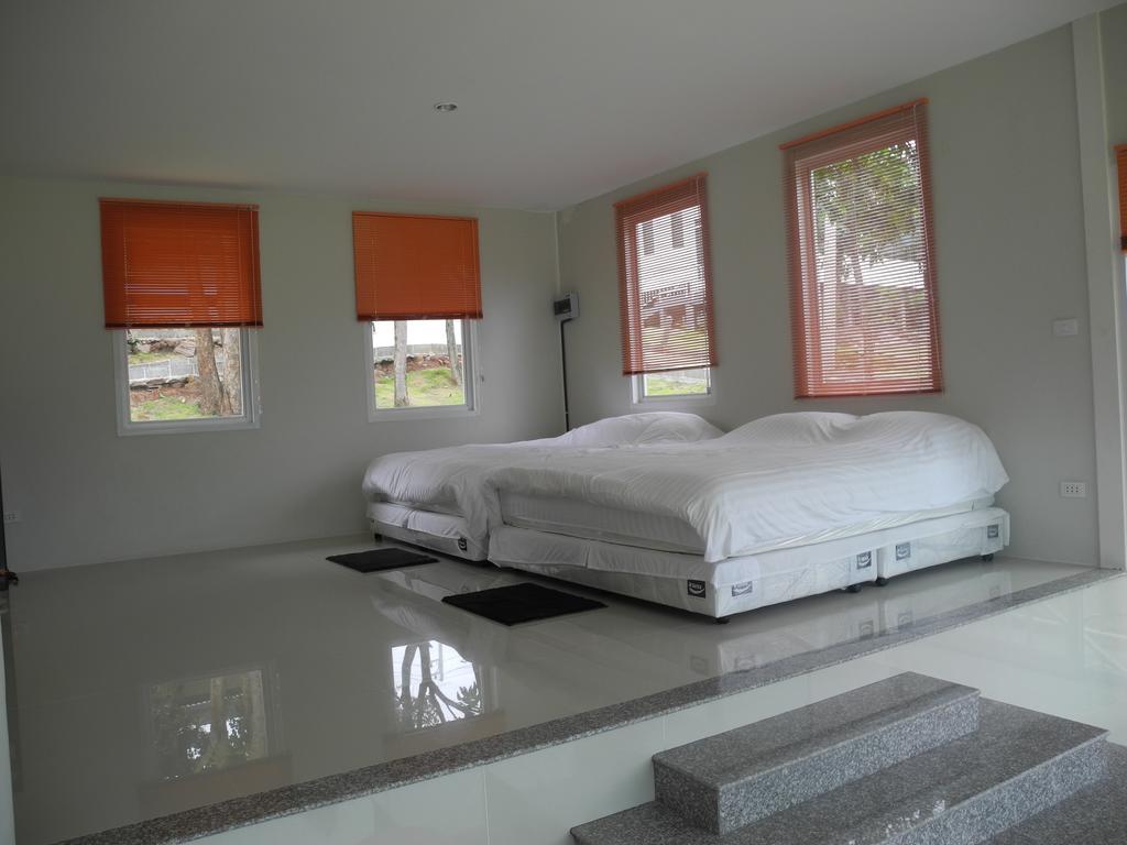 Hotel Wind Hills Nakhonratchasima Pokoj fotografie